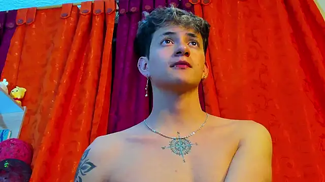 GabyThoms online show from March 18, 2025, 8:05 pm