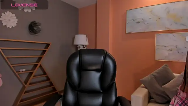 HannahJamesX online show from February 10, 2025, 5:41 pm