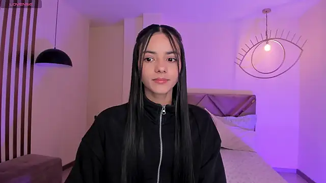 HannahJamesX online show from September 13, 2025, 6:30 pm