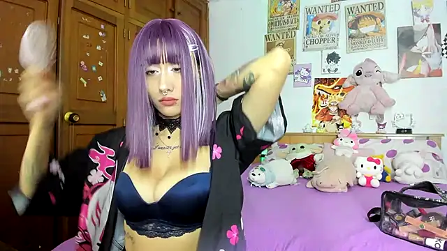 LunaDeCristall online show from October 15, 2025, 8:55 am