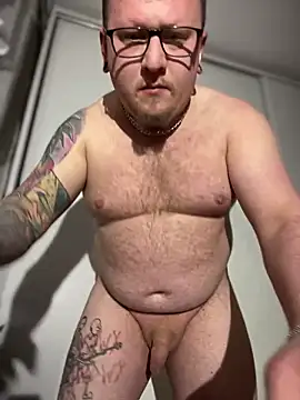 Snapshot of PierreNaked89 chatting on February 7, 2025, 3:45 am PierreNaked89 online show from February 7, 2025, 3:45 am