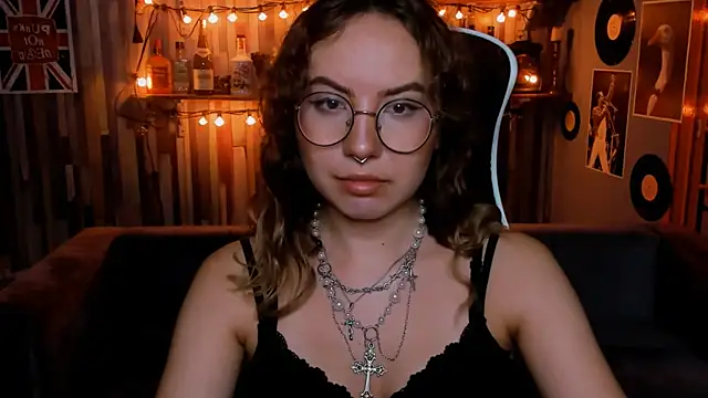 Snapshot of JasmineMilko chatting on July 16, 2026, 5:04 am JasmineMilko online show from July 16, 2026, 5:04 am