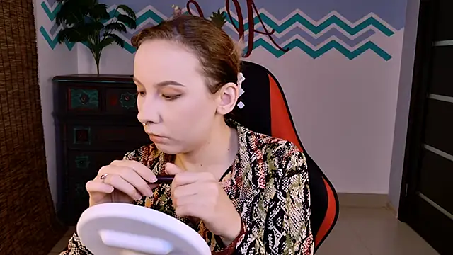 JasmineMilko online show from October 21, 2025, 5:18 am