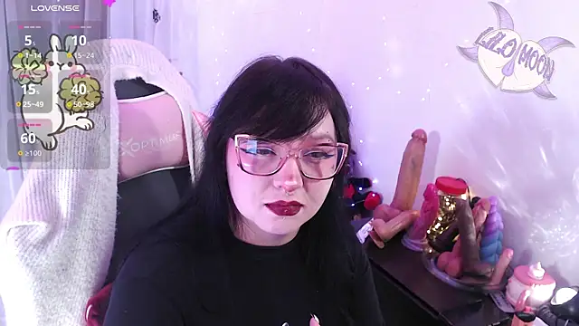 LiloMoon69 online show from April 9, 2026, 4:03 am