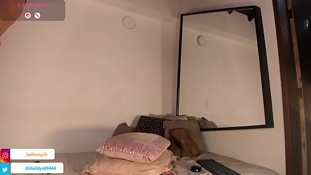 Snapshot of Daddysgirl1_ chatting on March 2, 2026, 5:08 am Daddysgirl1 online show from March 2, 2026, 5:08 am