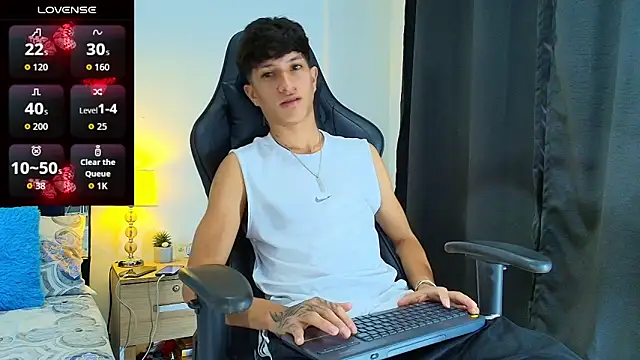 Snapshot of _CamiloBass chatting on June 17, 2026, 8:30 pm CamiloBass online show from June 17, 2026, 8:30 pm