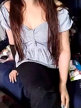 Snapshot of sexylaya2 chatting on December 15, 2025, 11:27 am sexylaya2 online show from December 15, 2025, 11:27 am