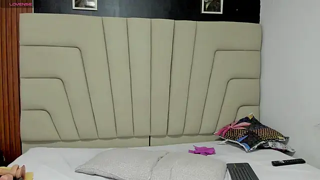 Snapshot of Milf_meli chatting on March 11, 2025, 10:20 pm Milf meli online show from March 11, 2025, 10:20 pm