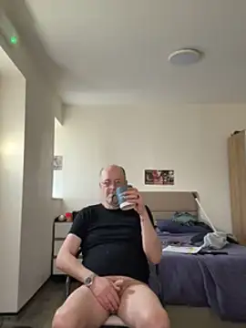 Cockhardhelp online show from March 13, 2025, 4:01 pm