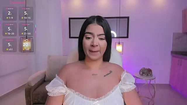 Snapshot of amelie_jhons chatting on July 5, 2026, 9:54 pm amelie jhons online show from July 5, 2026, 9:54 pm