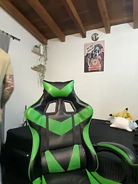 Valentino Xander online show from November 15, 2025, 11:42 pm