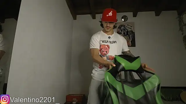 Valentino Xander online show from April 9, 2026, 1:18 am