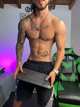 Valentino Xander online show from December 23, 2025, 3:50 am