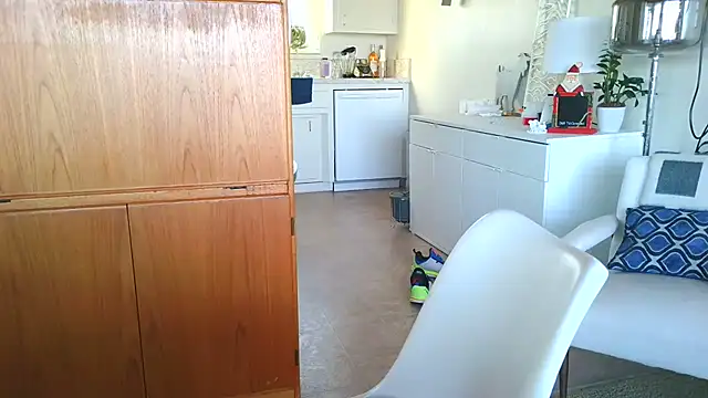 costanza7070 online show from December 2, 2025, 4:19 pm