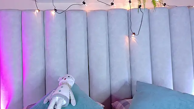 EngelStone online show from September 19, 2025, 7:51 pm