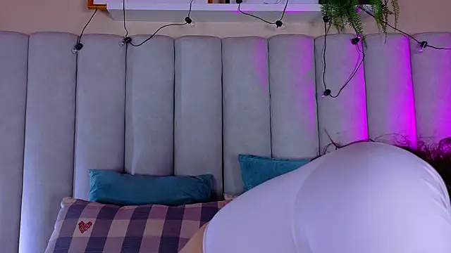 EngelStone online show from October 7, 2025, 7:48 pm