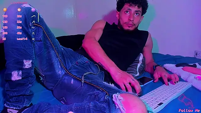 Piggy Eddy online show from April 19, 2026, 12:11 am