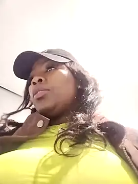 Snapshot of bigbootyboohle chatting on November 13, 2025, 2:04 am bigbootyboohle online show from November 13, 2025, 2:04 am