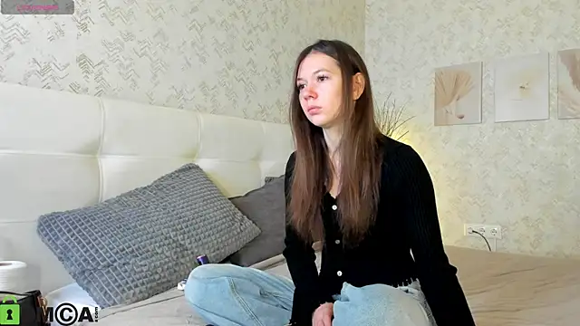 Nicole Charm online show from September 14, 2025, 9:59 pm