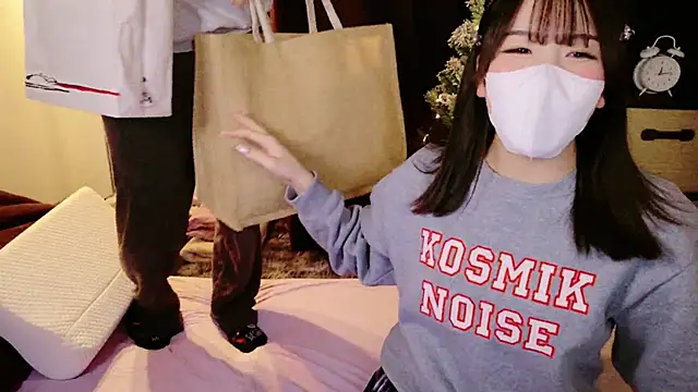 Snapshot of mari_tan_ch chatting on December 25, 2024, 3:06 pm mari tan ch online show from December 25, 2024, 3:06 pm