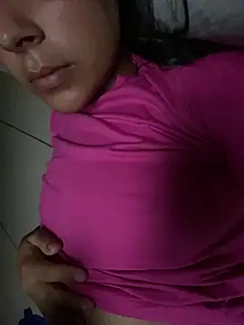 Snapshot of Natsilva23 chatting on February 5, 2025, 9:40 pm Natsilva23 online show from February 5, 2025, 9:40 pm