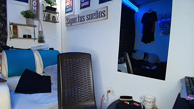 Leenar Key online show from September 21, 2025, 12:16 am