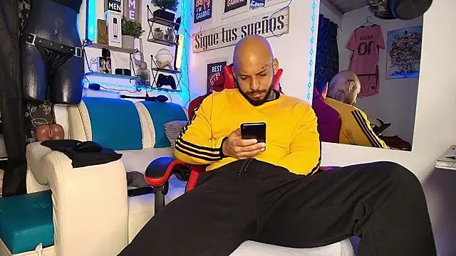 Leenar Key online show from February 22, 2026, 10:06 am