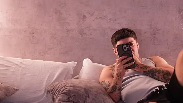 Nicky and Blake online show from March 19, 2026, 1:38 am