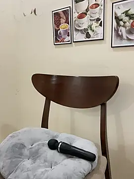 Shirato hana online show from March 3, 2025, 2:11 am