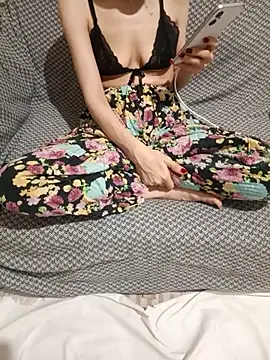 Snapshot of xaleyna36 chatting on February 22, 2026, 11:17 pm xaleyna36 online show from February 22, 2026, 11:17 pm