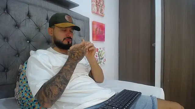 Emma beautifull online show from February 5, 2025, 4:37 am