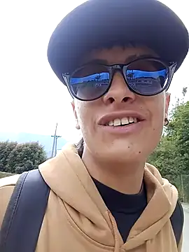 Cuervo maniaco online show from December 17, 2024, 6:42 pm