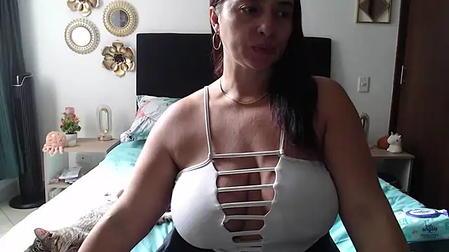 TatianaMonteross online show from February 8, 2026, 4:48 pm