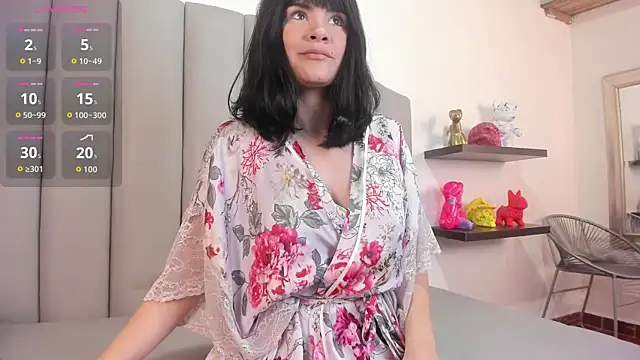 luccy21  online show from October 25, 2025, 2:28 pm