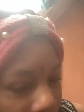 NAUGHTYSHALOTXX online show from April 22, 2026, 12:12 pm