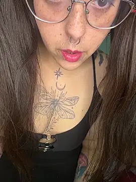 Mizztikaa online show from March 26, 2026, 6:17 pm