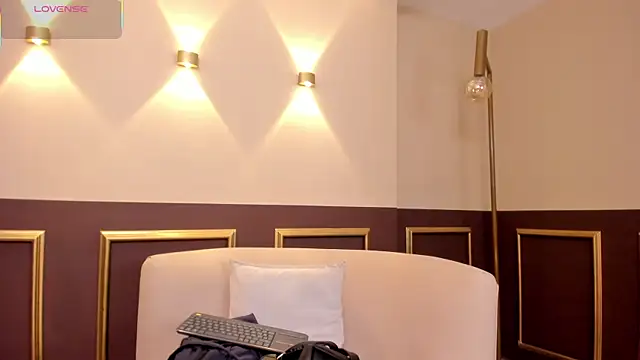 morganlake  online show from March 8, 2026, 3:43 am