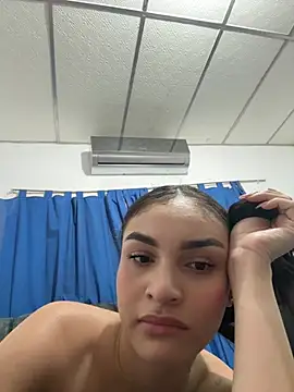 Snapshot of valezole chatting on July 16, 2026, 5:26 am valezole online show from July 16, 2026, 5:26 am