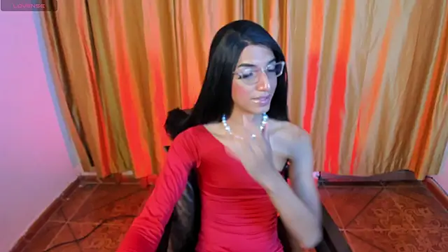 CharlotteLauren online show from July 29, 2026, 4:55 am