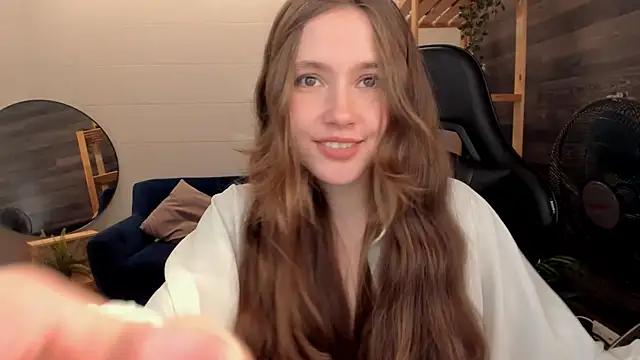 MaryannSoftt online show from September 23, 2025, 3:52 pm