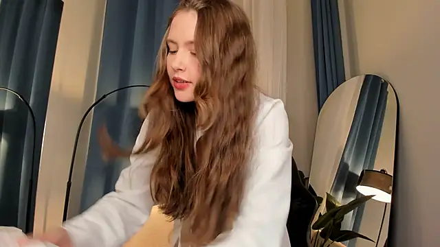 MaryannSoftt online show from October 5, 2025, 4:09 pm