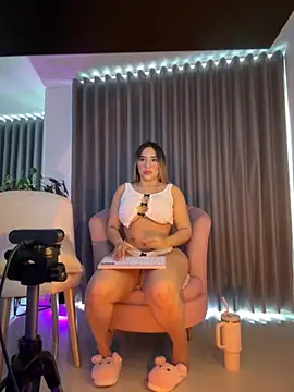 Snapshot of ashlyestone chatting on October 30, 2025, 8:50 pm ashlyestone online show from October 30, 2025, 8:50 pm