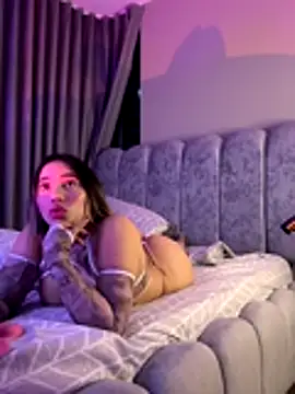 Snapshot of ashlyestone chatting on November 7, 2025, 3:33 am ashlyestone online show from November 7, 2025, 3:33 am