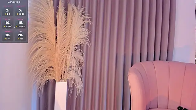 Snapshot of ashlyestone chatting on November 16, 2025, 4:17 am ashlyestone online show from November 16, 2025, 4:17 am