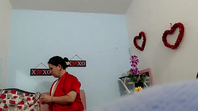 victoria jones online show from October 25, 2025, 12:39 pm