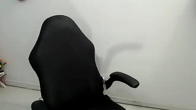 victoria jones online show from October 15, 2025, 1:41 pm