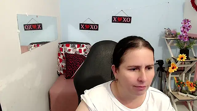 victoria jones online show from October 28, 2025, 5:56 pm