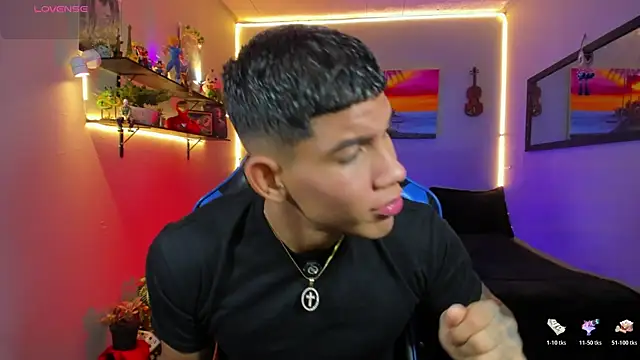 Snapshot of Damian_latinxxx chatting on July 15, 2026, 9:27 am Damian latinxxx online show from July 15, 2026, 9:27 am