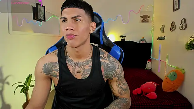 Damian latinxxx online show from February 15, 2026, 7:51 am