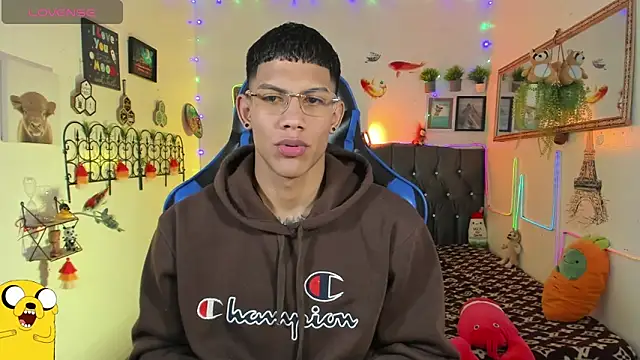 Snapshot of Damian_latinxxx chatting on January 8, 2026, 3:12 am Damian latinxxx online show from January 8, 2026, 3:12 am